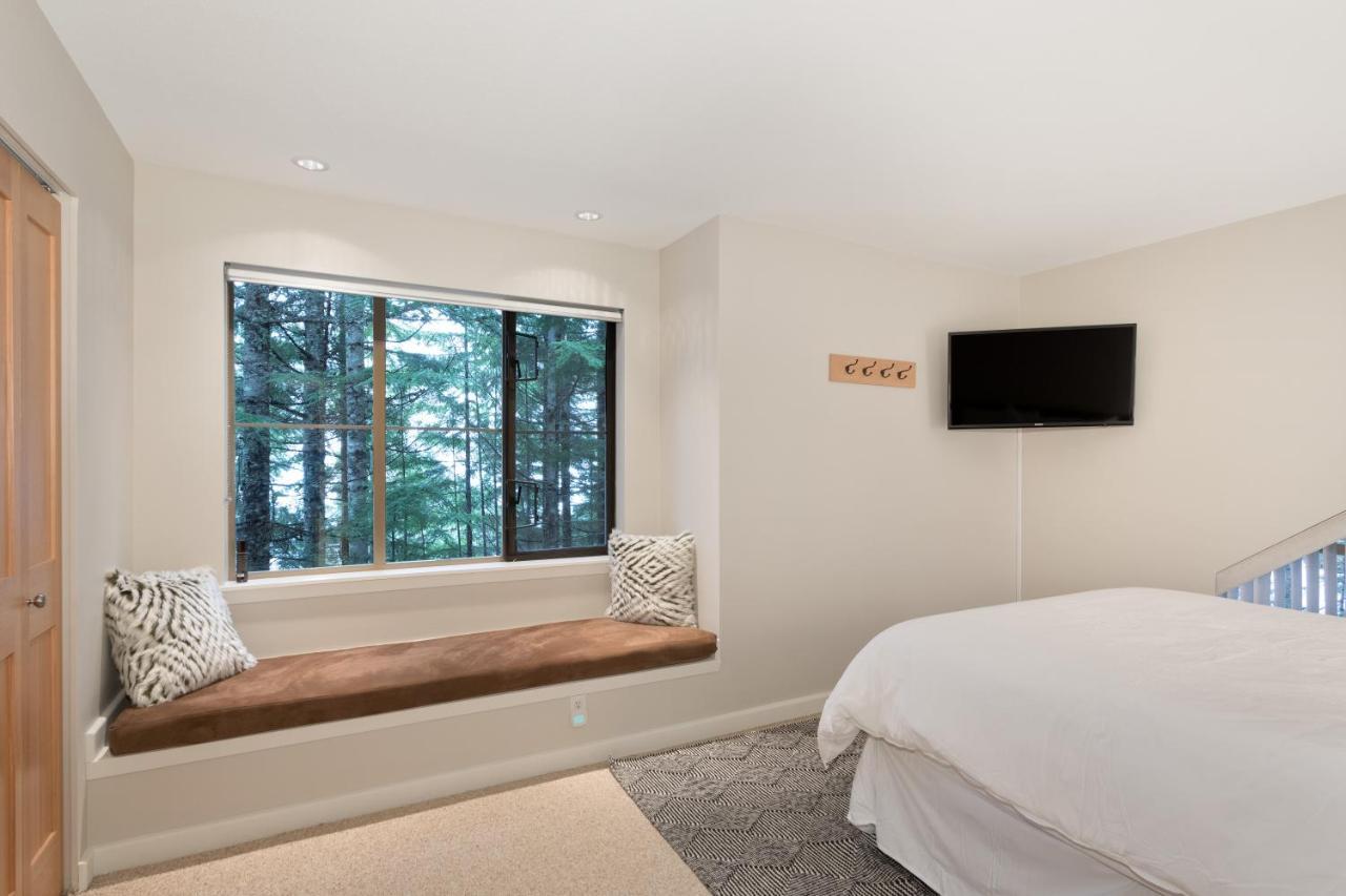 Forest Trails By Whistler Premier Exterior photo